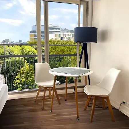 Private Cosy And Quiet Studio * Paris